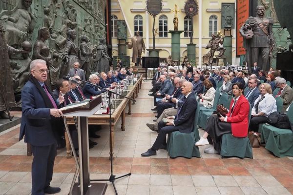 Совместное заседание президиумов Российской академии наук и Российской академии художеств прошло в Галерее искусств Церетели 3-4.jpg (jpg, 72 Kб)